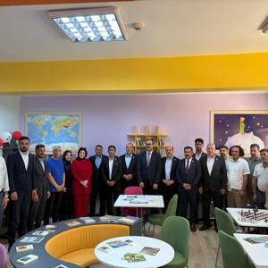 İl Müdür Yardımcımız Süleyman BEDİR, AŞAV Vakfı tarafından Genç ilçemizde Mevlana Ortaokulu’na kazandırılan Şehit Güvenlik Korucusu Saim TAN Kütüphanesi’nin açılış programına katıldı. - fotoğraf 1