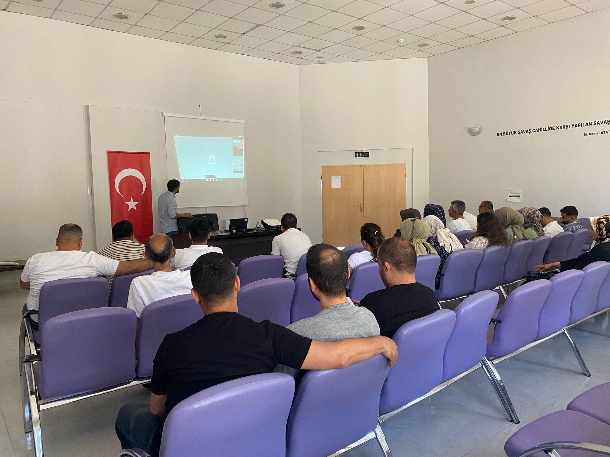 Bingöl Aile ve Sosyal Hizmetler İl Müdürlüğüne bağlı çocuk bakım kuruluşlarında görev yapan meslek elemanları uzaktan eğitimine katılım sağlamışlardır.