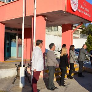 Edirne Valimiz Sayın Ekrem CANALP Huzurevini ve Çocuk Sitesini Ziyaret Etti - fotoğraf 1