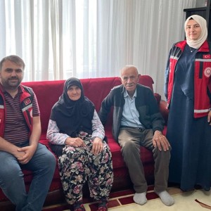 Aziz Şehitlerimizin Emanetleri ve Kahraman Gazilerimizin Aileleri Baş Tacımızdır - fotoğraf 1