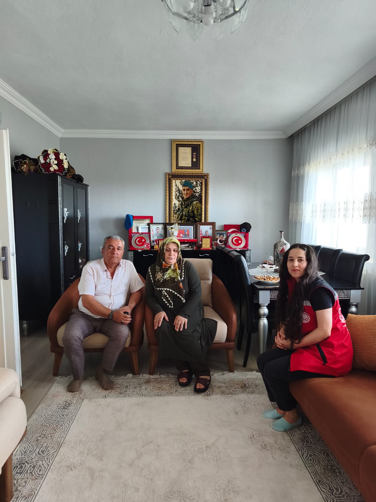 BİTLİS'TE BABALAR GÜNÜNDE VEFA VE MİNNET ZİYARETLERİ GERÇEKLEŞTİRİLDİ