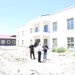 İl Müdürümüz İsmetullah ALTUN, yapımı devam eden Edremit Çocuk Evleri Sitesi ile Edremit Engelsiz Yaşam Bakım ve Rehabilitasyon Merkezinde  incelemelerde bulundu. - fotoğraf 3