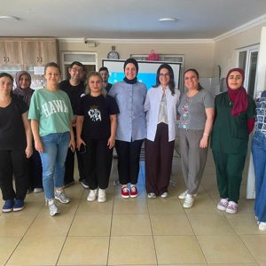 Huzurevi Sakinlerimize ve Personelimize Ağız ve Diş Sağlığı Eğitimi Verildi - fotoğraf 1