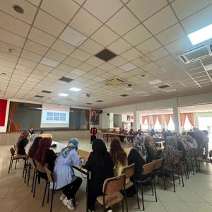 Yabancı Uyruklu Kadınlara Yönelik “Kadına Yönelik Şiddetle Mücadele” Bilgilendirme Eğitimi Gerçekleştirildi - fotoğraf 3