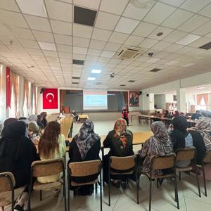 Yabancı Uyruklu Kadınlara Yönelik “Kadına Yönelik Şiddetle Mücadele” Bilgilendirme Eğitimi Gerçekleştirildi - fotoğraf 2