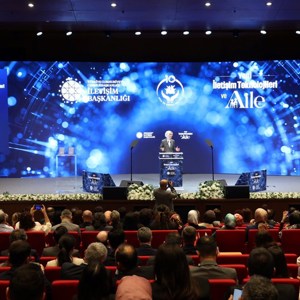 Bakanımız Göktaş, "Yeni İletişim Teknolojileri ve Aile Paneli"nin Açılışında Konuştu - fotoğraf 2