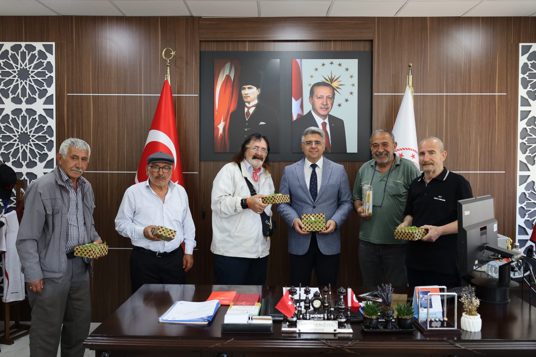 Kıymetli Büyüklerimizden Babalar Günü Hediyesi