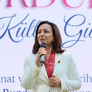  Burdur Lale Kültür Günleri’nin ilk gün programı, Valiliğimiz bahçesinde gerçekleştirildi. - fotoğraf 1