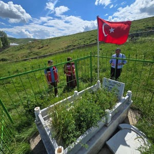 Varto’da Şehit Yakınları ve Gazi Ailelerine Babalar Günü Ziyareti - fotoğraf 6