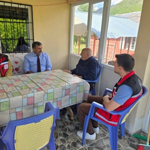 Varto’da Şehit Yakınları ve Gazi Ailelerine Babalar Günü Ziyareti - fotoğraf 4