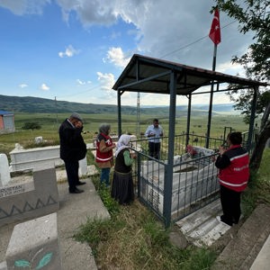 Varto’da Şehit Yakınları ve Gazi Ailelerine Babalar Günü Ziyareti - fotoğraf 2