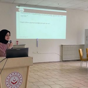 Dijital Dünyada Güvenli Adımlar Aktif Yaşama Güçlü Destek - fotoğraf 1