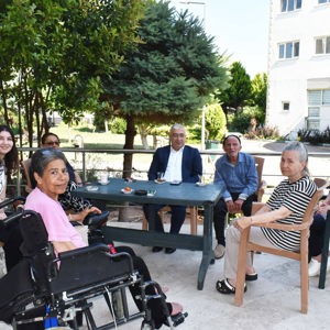 İl Müdürümüz Faruk Uysal’dan Yenişehir Huzurevi’ne Ziyaret - fotoğraf 1
