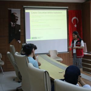 Bağımlılıkla Mücadele Kapsamında Farkındalık Eğitimi Gerçekleştirildi - fotoğraf 1