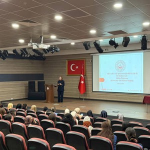 İl Emniyet Müdürlüğünde Koruyucu Aile Hizmeti Tanıtım Eğitimi Düzenlendi - fotoğraf 2