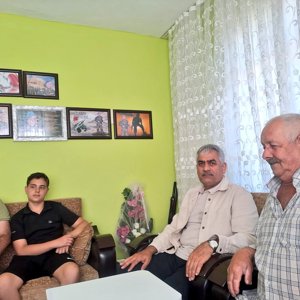İl Müdürümüzün Babalar Günü’nde Şehit Ailesi ve Gazimize Ziyareti - fotoğraf 4