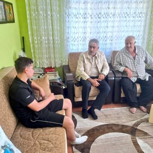İl Müdürümüzün Babalar Günü’nde Şehit Ailesi ve Gazimize Ziyareti - fotoğraf 3