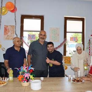İl Müdürlüğümüze bağlı Gündüzlü Bakım, Rehabilitasyon ve Aile Danışma Merkezi Müdürlüğümüzden hizmet alan özel çocuğumuz için doğum günü kutlaması yapıldı. - fotoğraf 1