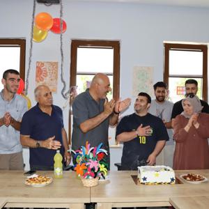 İl Müdürlüğümüze bağlı Gündüzlü Bakım, Rehabilitasyon ve Aile Danışma Merkezi Müdürlüğümüzden hizmet alan özel çocuğumuz için doğum günü kutlaması yapıldı. - fotoğraf 2