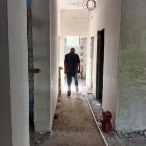 İl Müdürümüz Abdulbari Aksoy, yapımı devam eden Serdal Turhan Çocuk Evleri Sitesi inşaatında incelemelerde bulundu. - fotoğraf 2