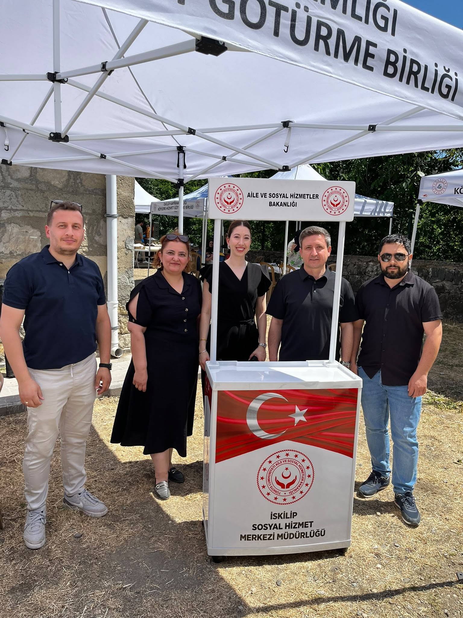  İskilip Kaymakamlığı Proje Ekibi koordinesinde; Engelsiz Yaşam Merkezinde özel bireyler ve ailelerine yönelik şenlik programı düzenlendi.