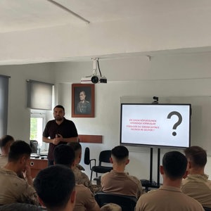 Safranbolu Jandarma Komando Eğitim Merkezi Komutanlığında Psikolojik İlk Yardım Eğitimi Gerçekleştirildi - fotoğraf 1