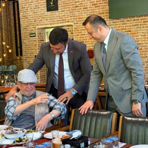 Babalar Günü kapsamında, Vali Vekilimiz Hamdullah Suphi Özgödek ve İl Müdürümüz Selim Köse’nin katılımlarıyla şehitlerimizin kıymetli babalarına yönelik kahvaltı programı düzenlendi. - fotoğraf 5
