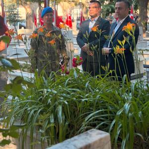 Vali Vekilimiz Hamdullah Suphi Özgödek ve İl Müdürümüz Selim Köse’nin katılımlarıyla, Haziran ayı içerisinde şehadet yıl dönümü bulunan aziz şehitlerimiz için Isparta Şehitliği’nde anma programı düzenlendi. - fotoğraf 1