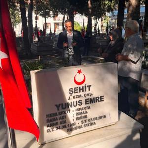 Vali Vekilimiz Hamdullah Suphi Özgödek ve İl Müdürümüz Selim Köse’nin katılımlarıyla, Haziran ayı içerisinde şehadet yıl dönümü bulunan aziz şehitlerimiz için Isparta Şehitliği’nde anma programı düzenlendi. - fotoğraf 2