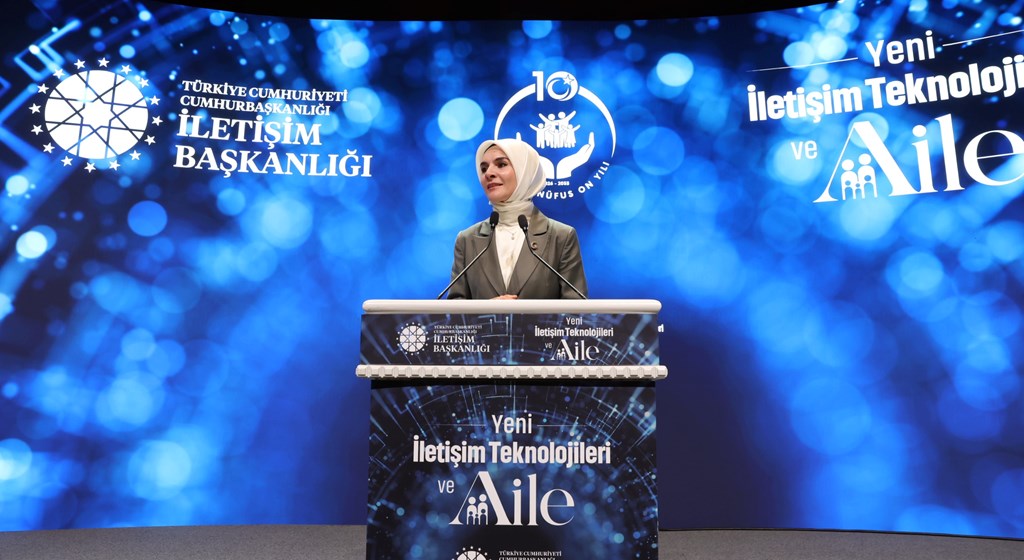 Bakanımız Göktaş, "Yeni İletişim Teknolojileri ve Aile Paneli"nin açılışında konuştu
