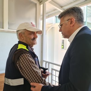 Hürmet Makamının Sahibi Kıymetli Büyüklerimizle Bir Araya Geldik - fotoğraf 1