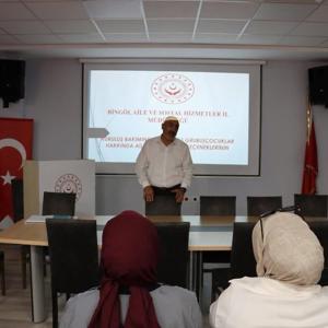 İl Müdürlüğümüz bünyesinde çocuk hizmetleri alanında görev yapan personelimize yönelik hizmet içi eğitim programı gerçekleştirildi. - fotoğraf 2