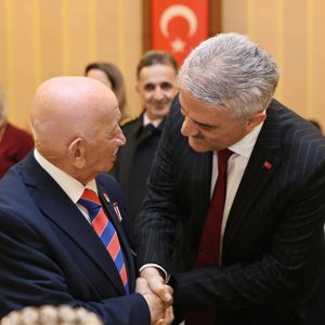Kıbrıs Gazisi Cemil Müderrisoğlu Son Yolculuğuna Uğurlandı. - fotoğraf 4