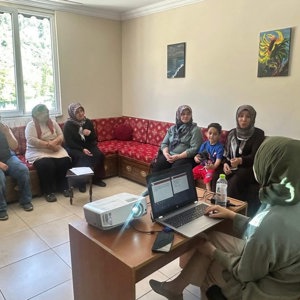 Bilinçli Medya Kullanımı Eğitimi Gerçekleştirildi - fotoğraf 2