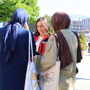 30 Haziran Koruyucu Aile Günü Kapsamında, Koruyucu Aile Hizmet Modeli’nin Toplumda Daha Geniş Kitlelere Ulaşması Amacıyla İl Müdürlüğümüzce Tanıtım Faaliyeti Gerçekleştirdi. - fotoğraf 3