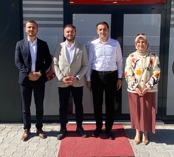 İl Müdürümüz Alper Alp, Sorgun Sosyal Yardımlaşma ve Dayanışma Vakfı Müdürü Yasin Traşoğlu’nu ziyaret etti.