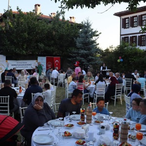 Koruyucu Ailelerimizle Sevgi ve Umut Dolu Bir Akşam - fotoğraf 11