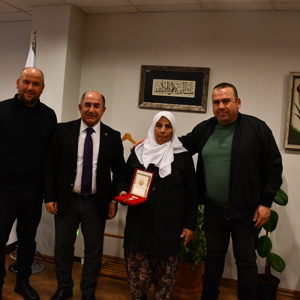 İl Müdürümüz Galip SÖKMEN tarafından Kıbrıs Gazimize Madalya Takdimi Gerçekleştirildi - fotoğraf 2