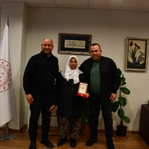 İl Müdürümüz Galip SÖKMEN tarafından Kıbrıs Gazimize Madalya Takdimi Gerçekleştirildi - fotoğraf 5