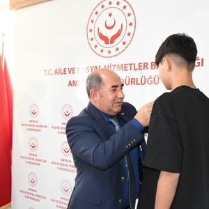 İl Müdürümüz Galip SÖKMEN Tarafından Çocuklarımıza Anlamlı Hediye Takdimi Gerçekleştirildi - fotoğraf 3