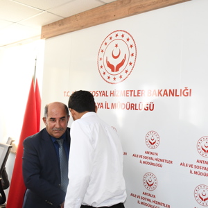 İl Müdürümüz Galip SÖKMEN Tarafından Çocuklarımıza Anlamlı Hediye Takdimi Gerçekleştirildi - fotoğraf 4
