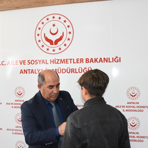 İl Müdürümüz Galip SÖKMEN Tarafından Çocuklarımıza Anlamlı Hediye Takdimi Gerçekleştirildi - fotoğraf 5