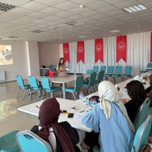 İl Müdürlüğümüz ve bağlı merkezlerimizde görev yapan personele yönelik, 29 Haziran – 3 Temmuz tarihleri arasında gerçekleştirilecek "Çocuk Hizmetleri Alanında Karar Destek Mekanizmalarının Güçlendirilmesi Eğitimi" başladı. - fotoğraf 2
