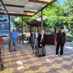 Eğirdir Huzurevi sakinlerimiz, fizyoterapist eşliğinde sağlıklı yaş alma yolunda egzersizlerini sürdürüyor. - fotoğraf 3