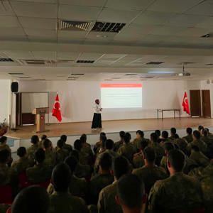 40. Piyade Eğitim Tugay Komutanlığında, personellere yönelik "Madde Bağımlılığı" ve "Kumar Bağımlılığı" konularında bilgilendirme eğitimi gerçekleştirdik. - fotoğraf 2