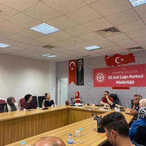 Aile ve Nüfusun 10. Yılı etkinlikleri kapsamında, Sosyal Hizmet Merkezimiz tarafından 112 Acil Sağlık Hizmetleri personeline yönelik "Kumar Bağımlılığı" konulu bilgilendirme eğitimi düzenlendi. - fotoğraf 2