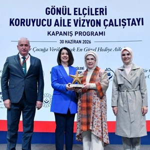 Emine Erdoğan ve Bakanımız Göktaş "Gönül Elçileri Koruyucu Aile Vizyon Çalıştayı Kapanış Programı"na katıldı - fotoğraf 21