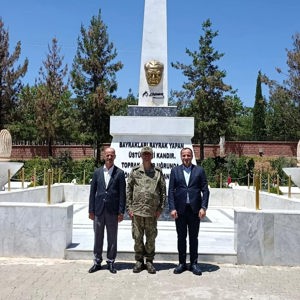 Şehitlerimizi Rahmet ve Minnetle Andık - fotoğraf 1