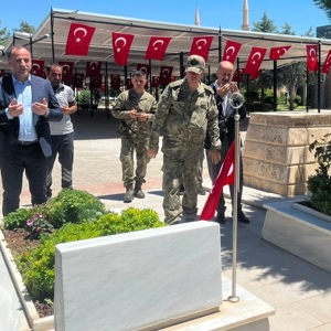 Şehitlerimizi Rahmet ve Minnetle Andık - fotoğraf 3