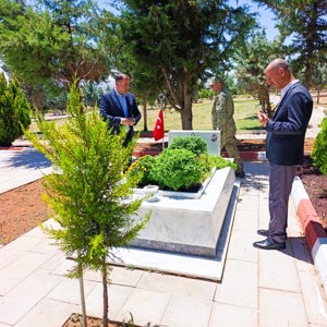 Şehitlerimizi Rahmet ve Minnetle Andık - fotoğraf 4